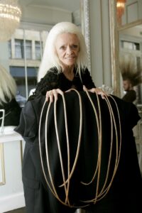 Woman With the Longest Nails Reveals How She Lost Them - EDM Chicago