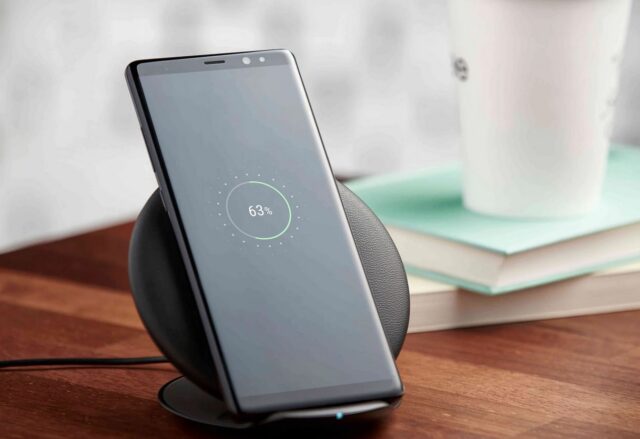 6 Reasons Why Wireless Charging is Better For Batteries - EDM Chicago